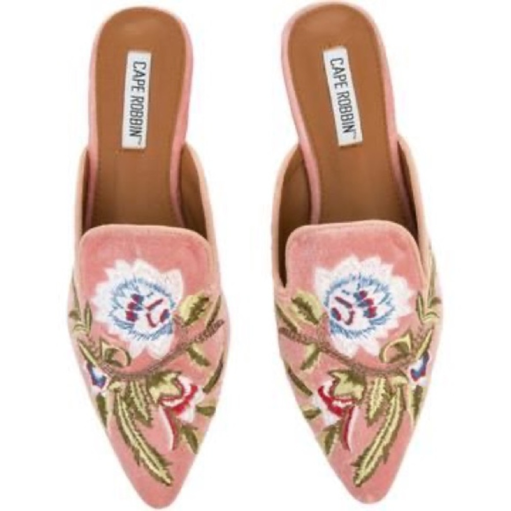 Cape Robbin Size 7 Pink Velvet Floral Embroidered Mules